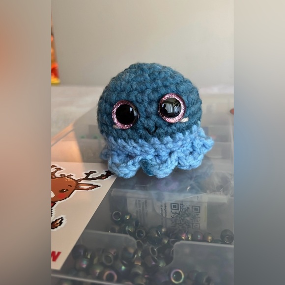 Crocheted Pocket Octo 🐙 - Picture 8 of 9